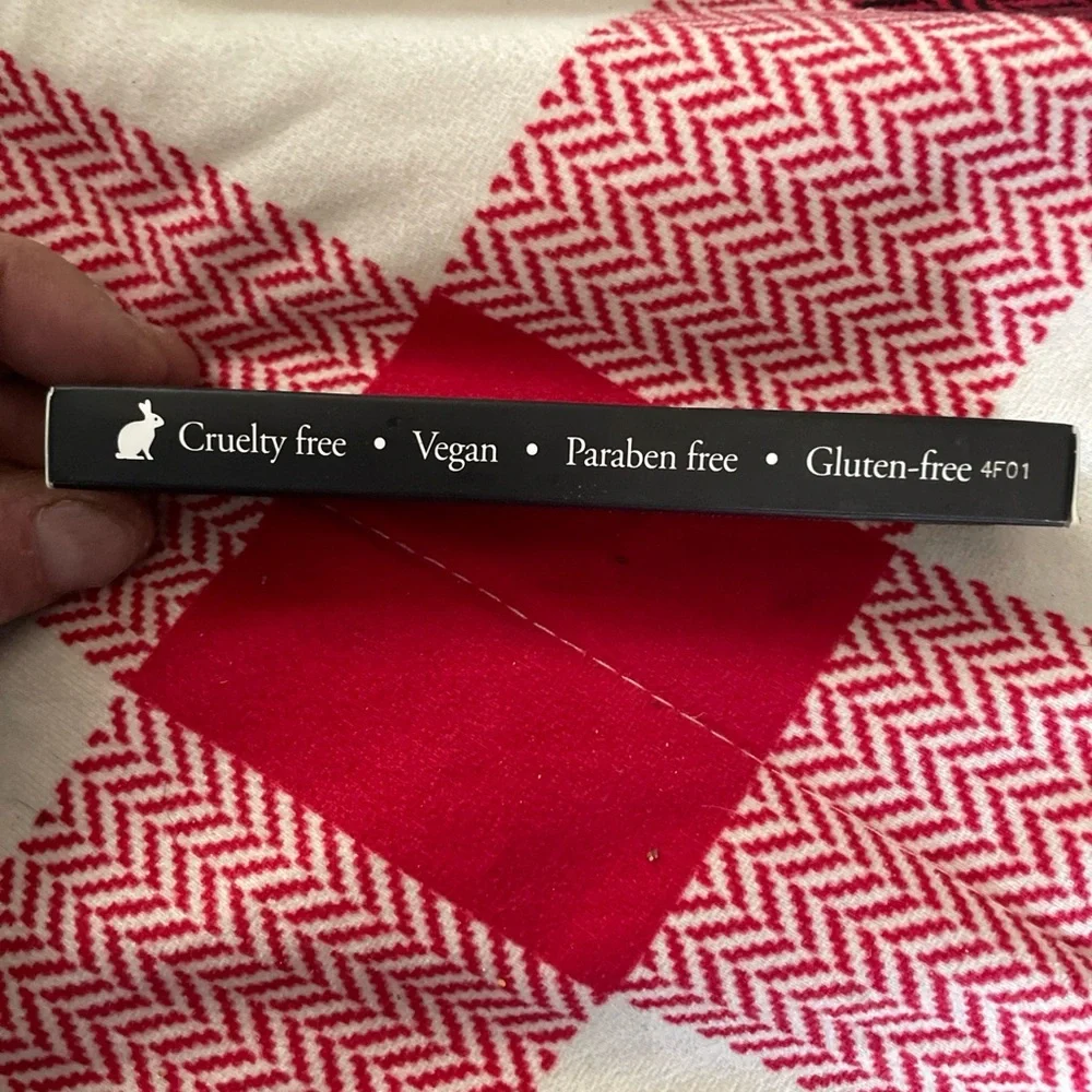 ELEMAN BEAUTY Liquid Eye‎ Liner Color in Black 0.5 ml/0.016 fl oz NEW Boxed